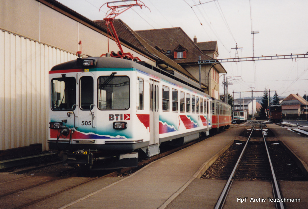 BTI / asm Seeland - Triebwagen Be 4/4 505 mit Steuerwagen im Bahnhof Täuffelen im April 1994 .. Archiv Teutschmann