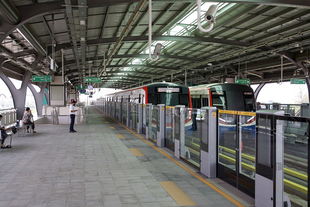 BTS Khu Khot Station (N24) mit den BTS 1471 und 1878 am 30.April 2022.