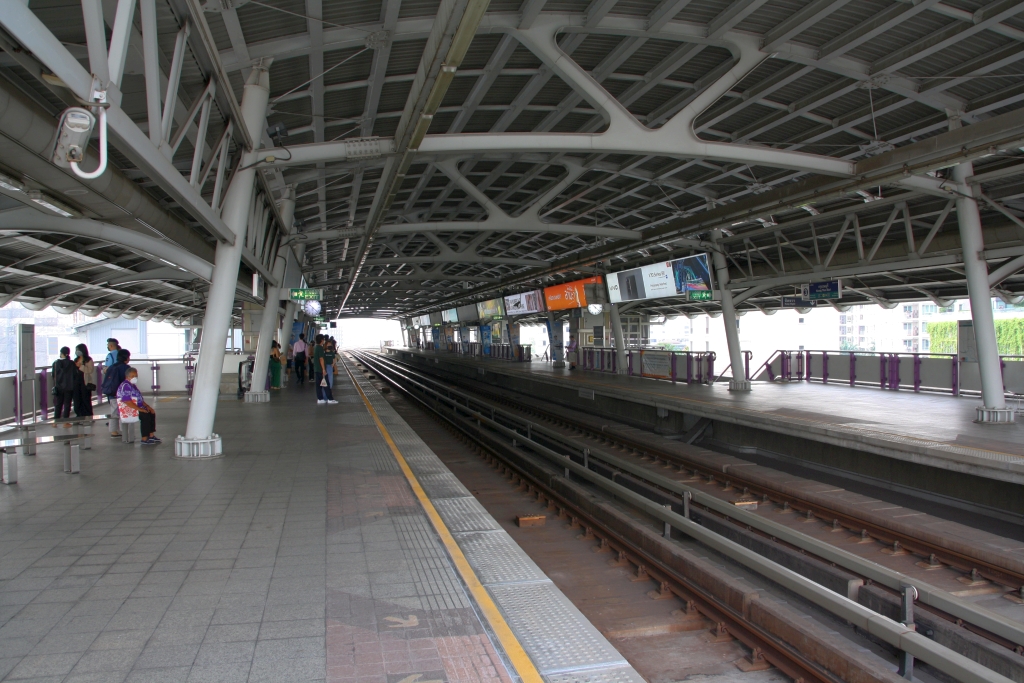 BTS Krung Thon Buri Station (S7) am 30.April 2022.