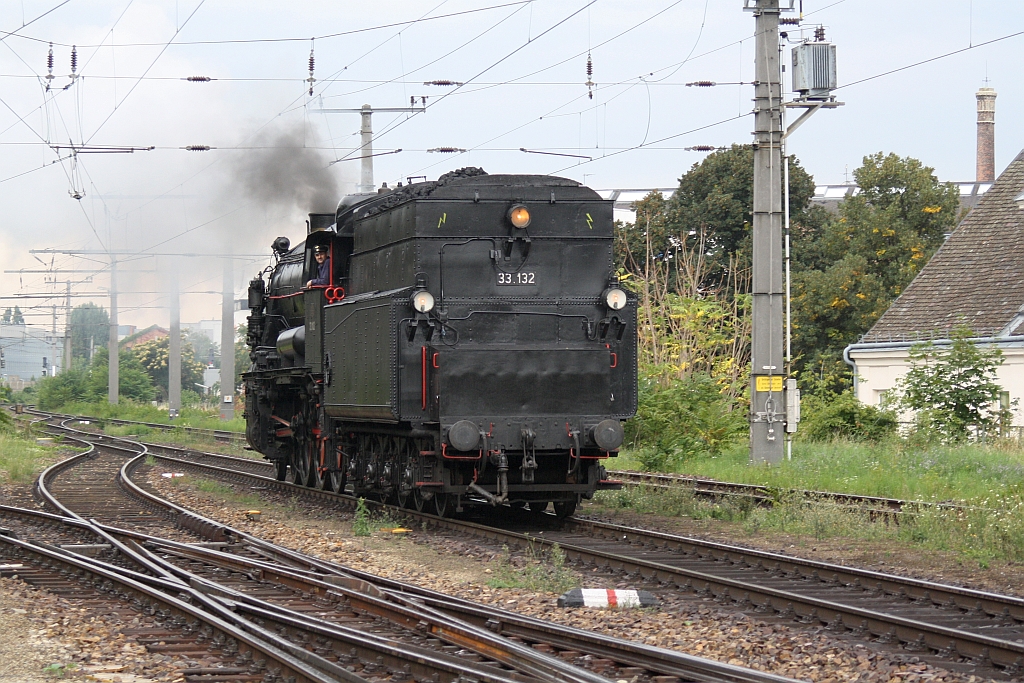 BUB 33.132 als SLZ 17438 am 30.August 2014 in Nussdorf.