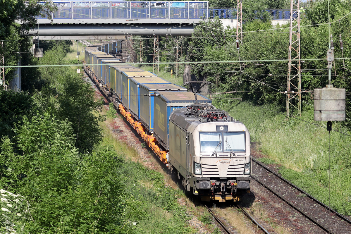 Budamar 383 215-1 auf der Hamm-Osterfelder Strecke in Recklinghausen-Ost 10.6.2023