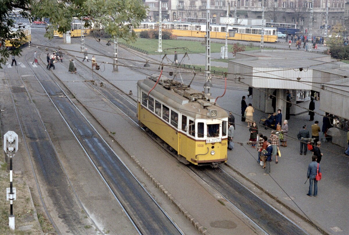 Budapest BKV SL 59 (Tw 1008) Moszkva Tér im Oktober 1979. - Scan eines Farbnegativs. Film: Kodak Kodacolor II. Kamera: Minolta SRT-101.