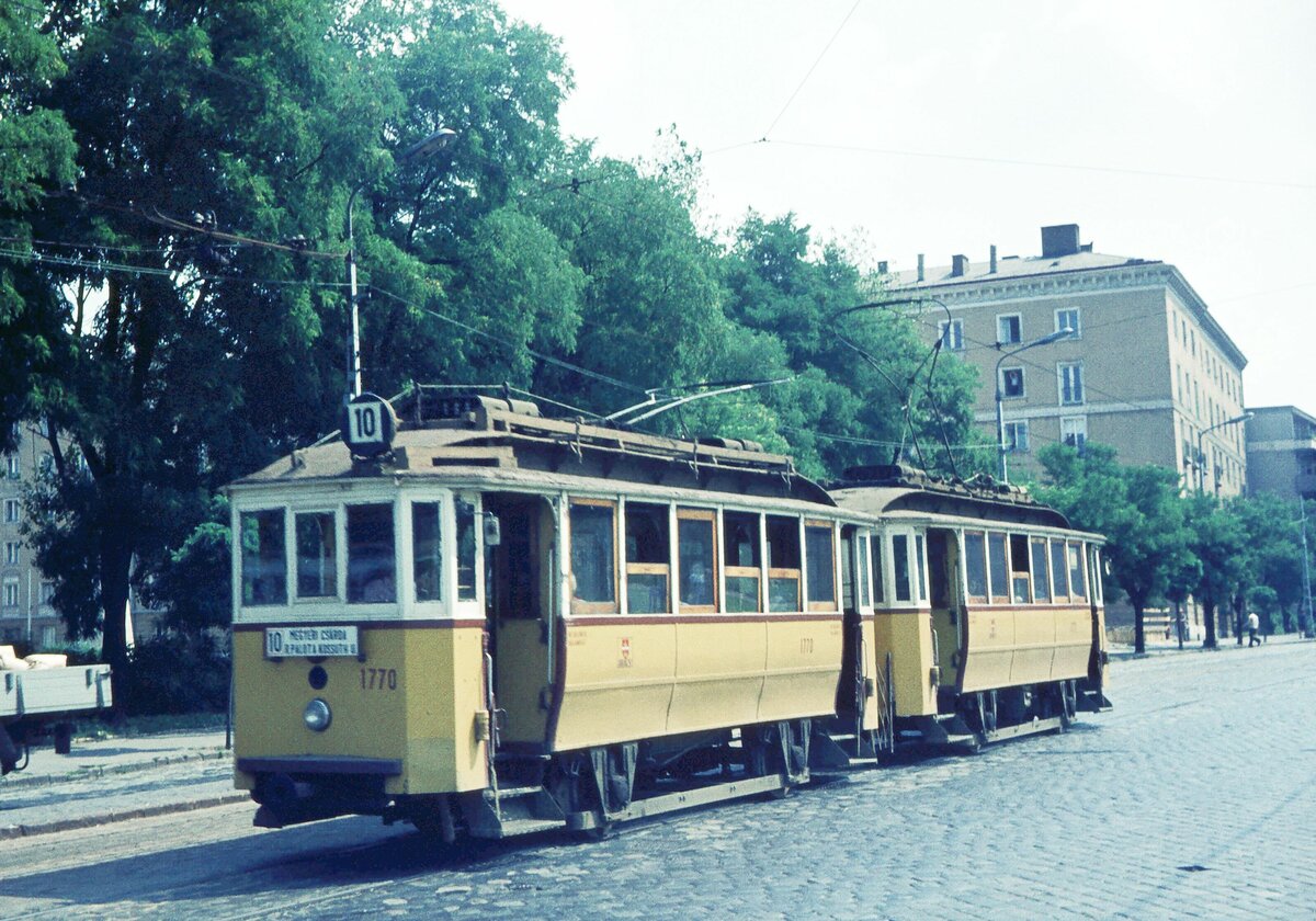 Budapest Linie 10_Zwillings-Tw [1770+...]_22-07-1975
