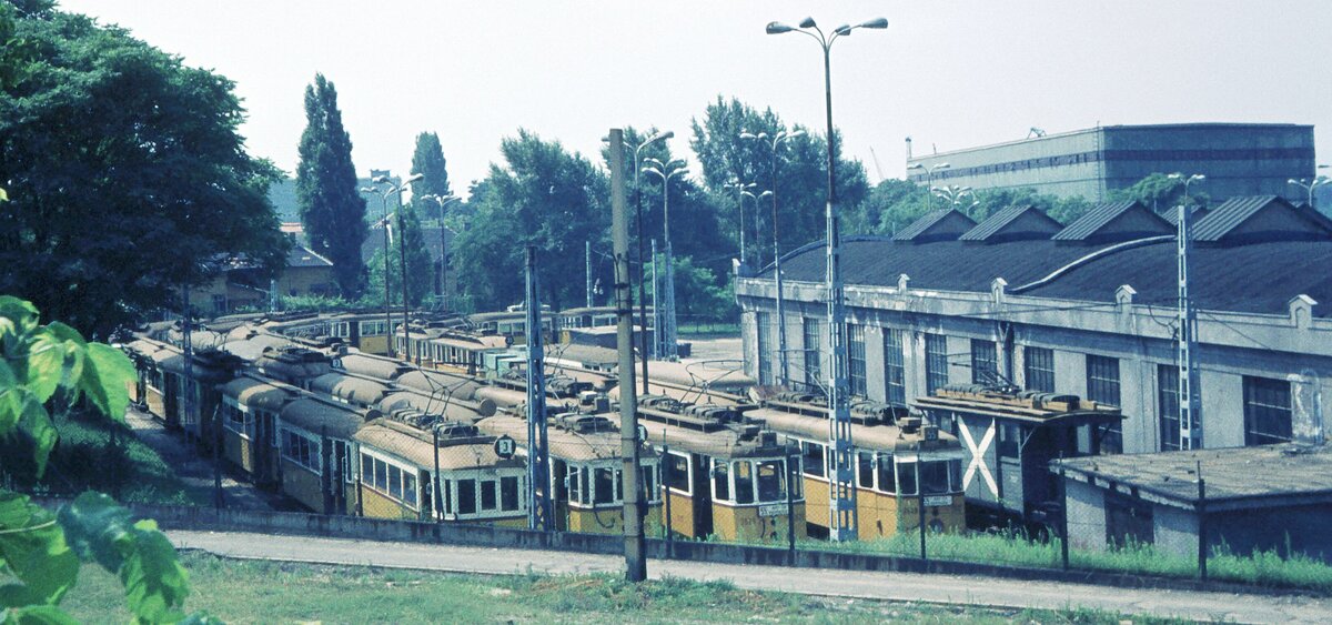 Budapest_Blick ins Straßenbahn-Depot_22-07-1975