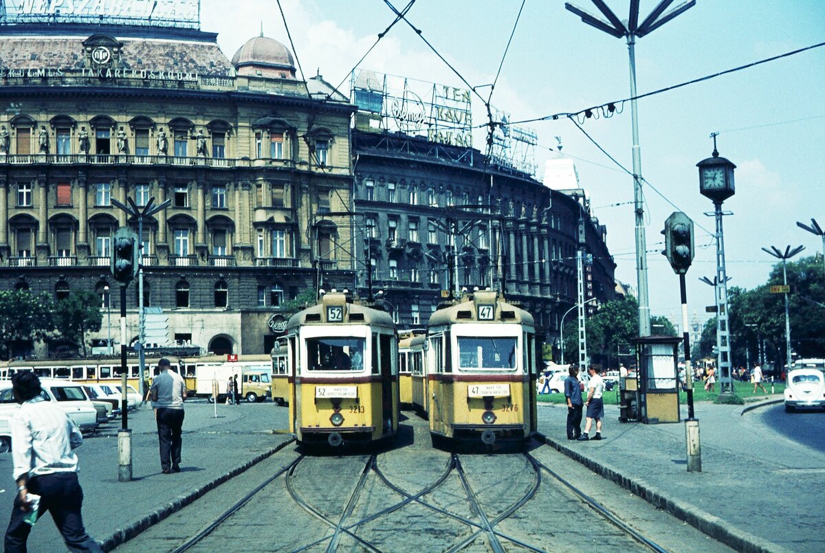 Budapest_Linien 52+47 am Marx tér_22-07-1975