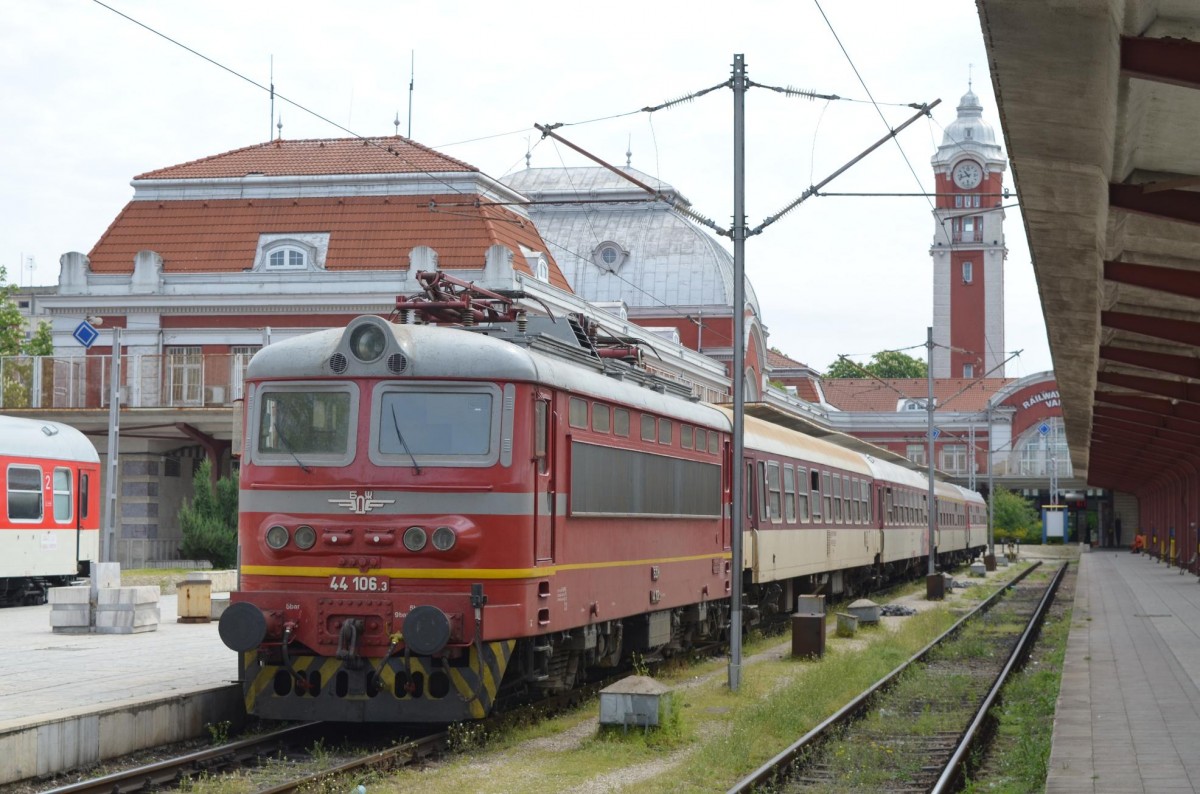Bulgarien: BDZ 44 106.3 in Warna/Varna (Варна) 06.05.2015