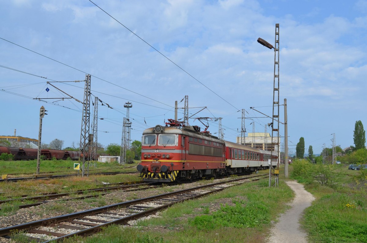 Bulgarien: BDZ 44 125.3 in Warna/Varna (Варна) 06.05.2015