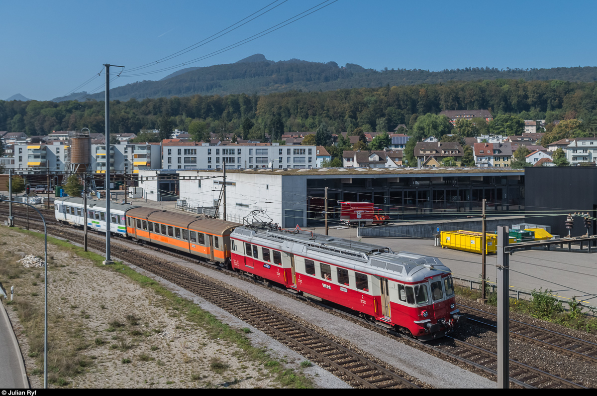 Bunter Sonderzug des Vereins Depot und Schienenfahrzeuge Koblenz am 24. September 2016 bei Olten Hammer. <br>
Der Zug besteht aus dem ex-SOB BDt 197, dem ex-TPF/GFM B 362 (soll mittelfristig einen SBB-Anstrich erhalten und ist einer der letzten Vertreter der EW I im Ablieferungszustand) und dem ex-SOB/ex-WM BDe 4/4 2 (neu BDe 536 002), der seit 2007 wieder seinen Originalanstrich trägt.