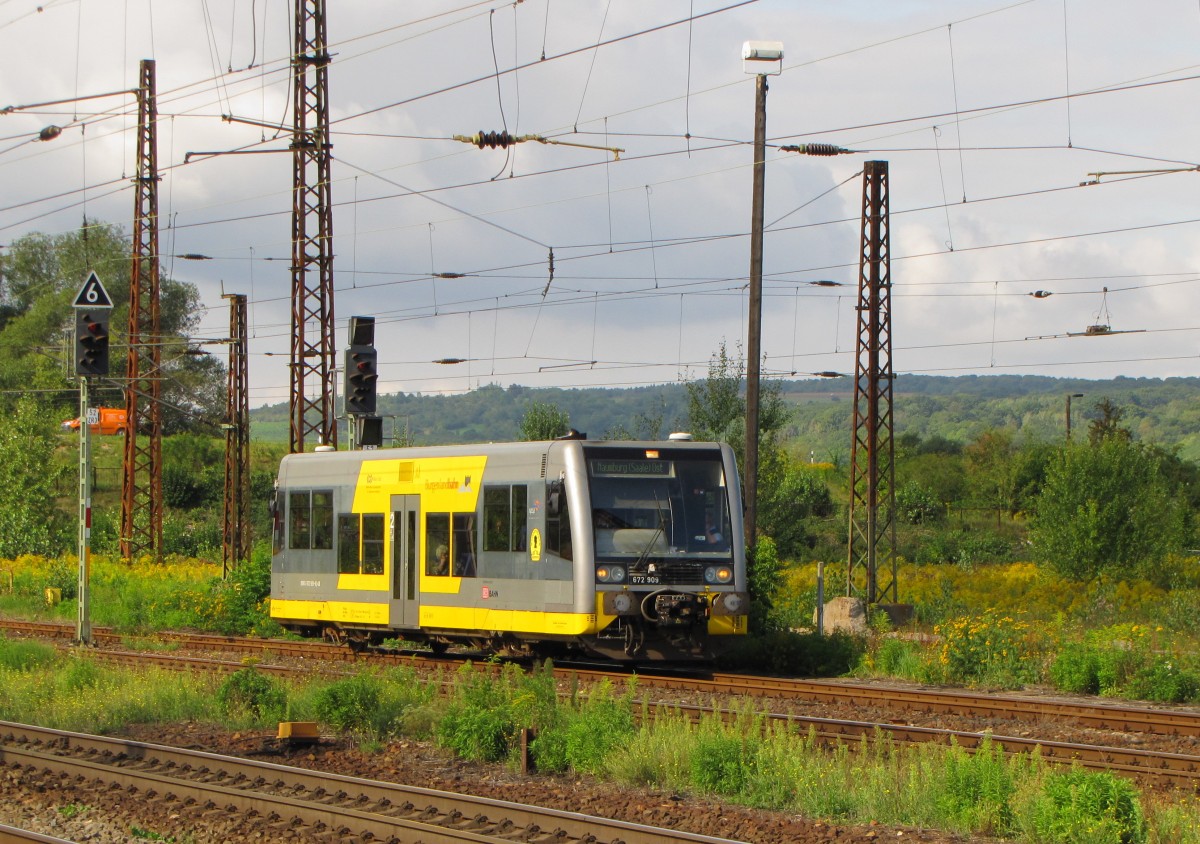 Burgenlandbahn 672 909 als RB 34871 von Wangen (U) nach Naumburg (S) Ost, am 08.09.2015 bei der Einfahrt in Naumburg (S) Hbf.