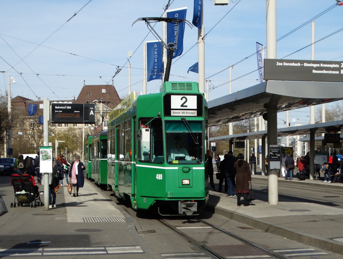 BVB Basel Be 4/4 Cornichon 489 am 23.03.17 in Basel SBB Bhf