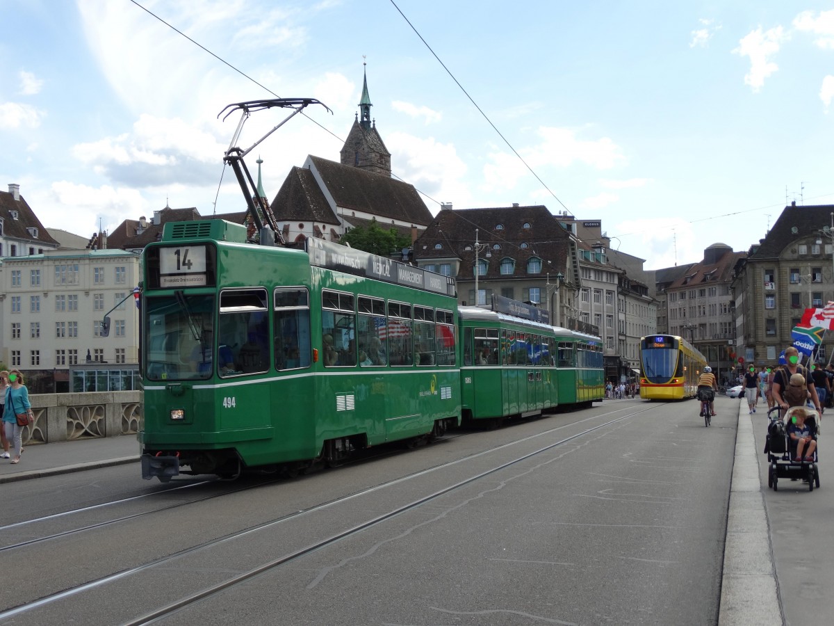 BVB Basel Be 4/4 Cornichons 494 am 25.07.15 in Basel Mittlere Brücke