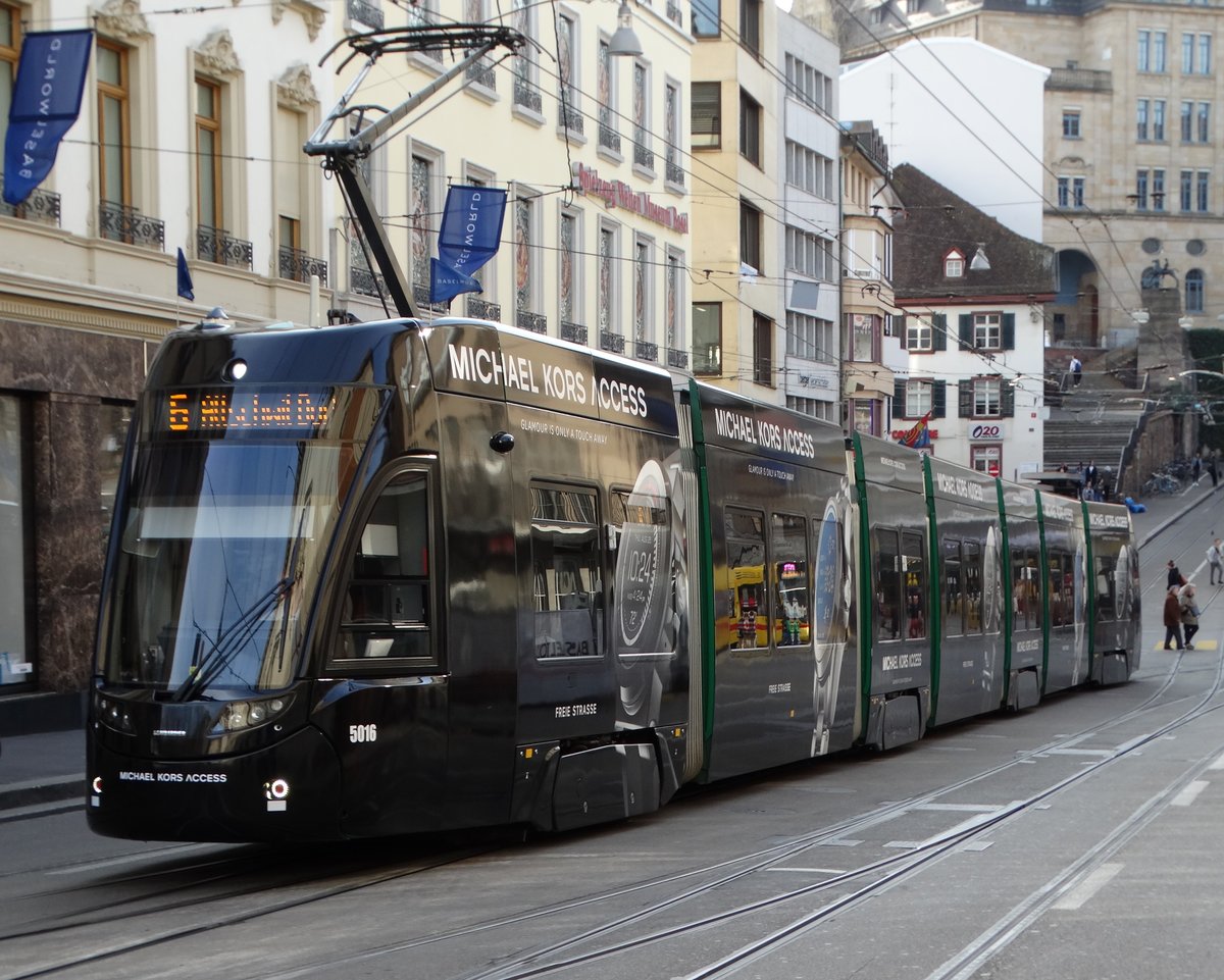 BVB Basel Be 6/8 Bombardier Flexity 2 5016 am 23.03.17 in Basel Bankverein