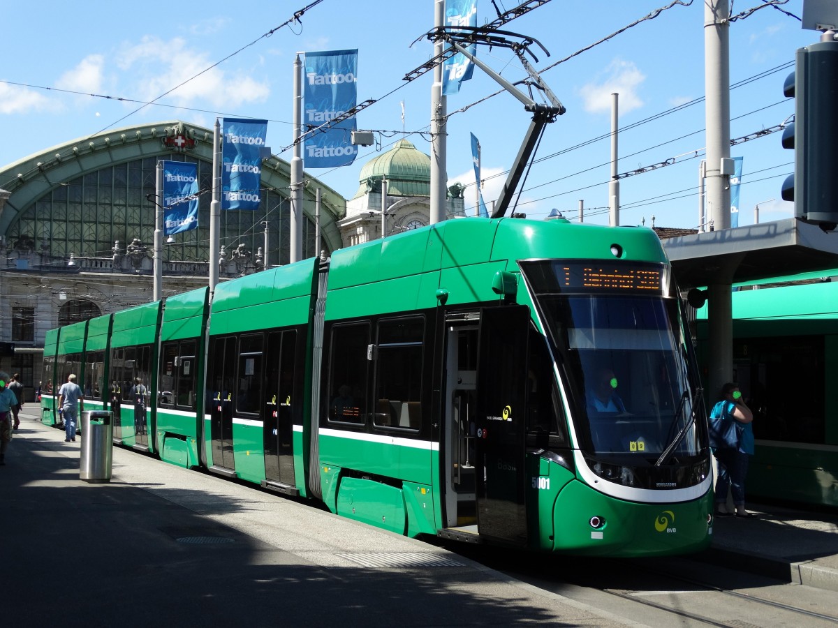 BVB Basel Be 6/8 Bombardier Flexity 2 5001 am 25.07.15 in Basel SBB