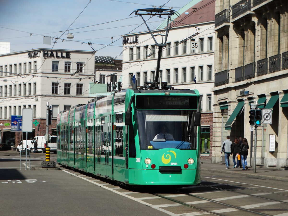 BVB Basel Be 6/8 Siemens Combino 308 am 23.03.17 in Basel SBB Bhf