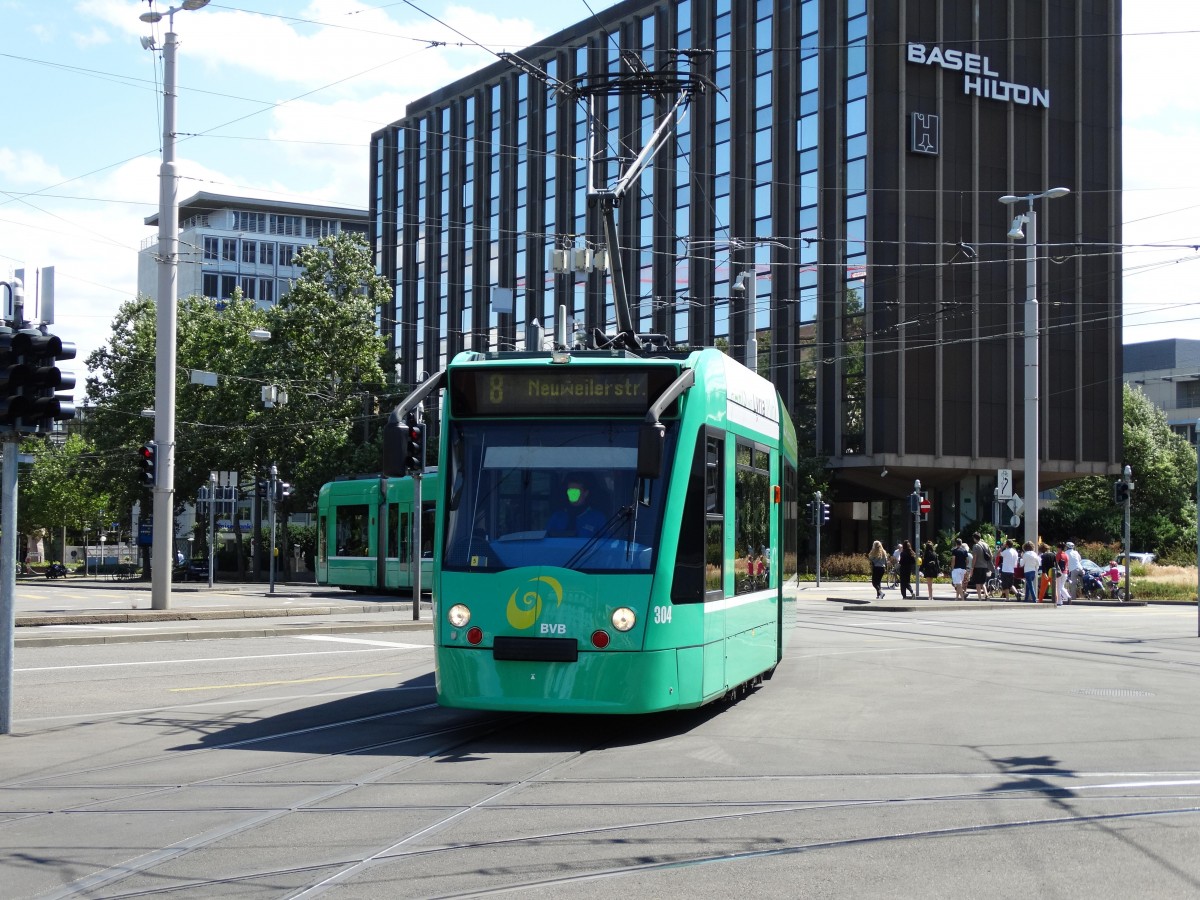 BVB Basel Be 6/8 Siemens Combino 304 am 25.07.15 in Basel SBB Bhf 