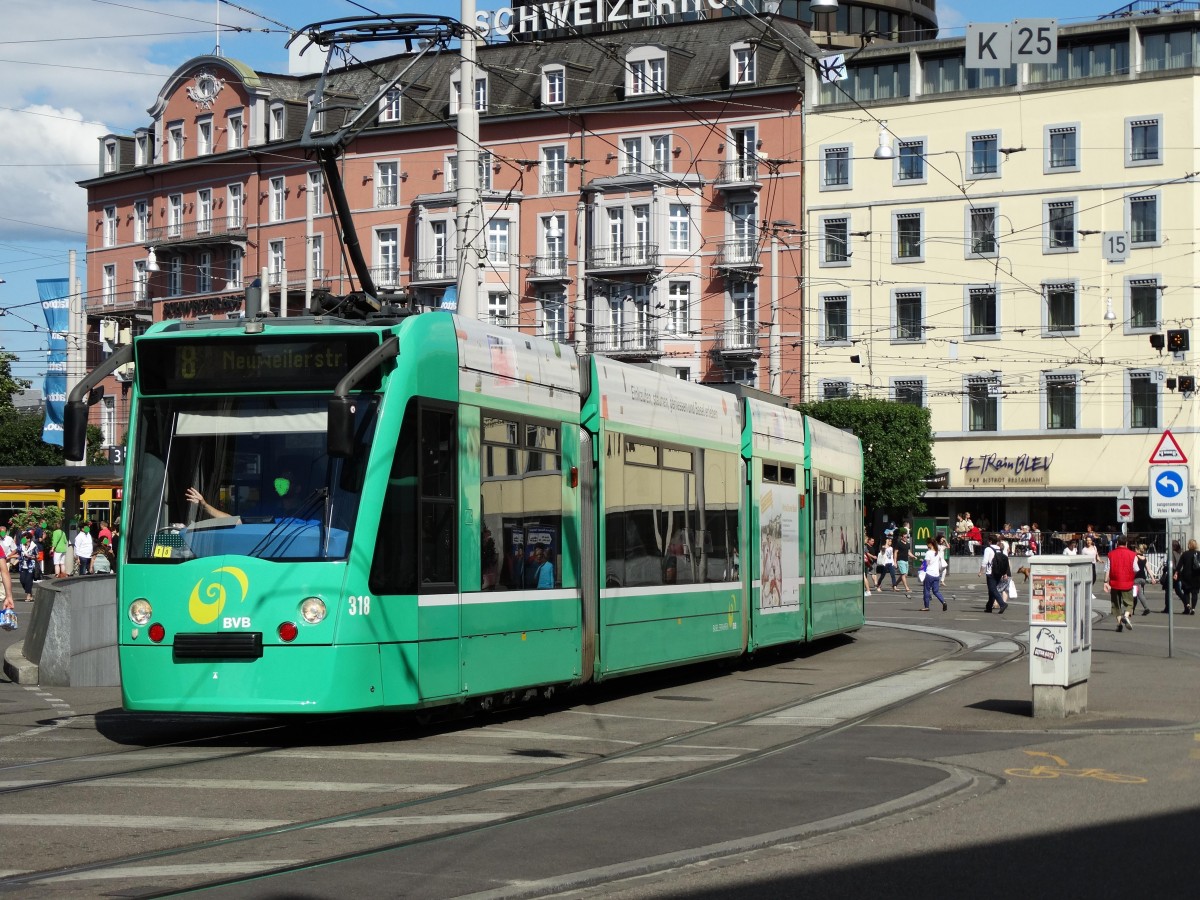 BVB Basel Be 6/8 Siemens Combino 318 am 25.07.15 in Basel SBB Bhf