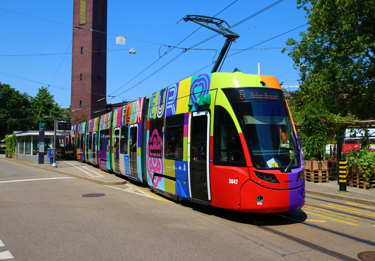 BVB Basel Bombardier Flexity Be6/8 Wagen 5042 am 11.07.23 in Basel