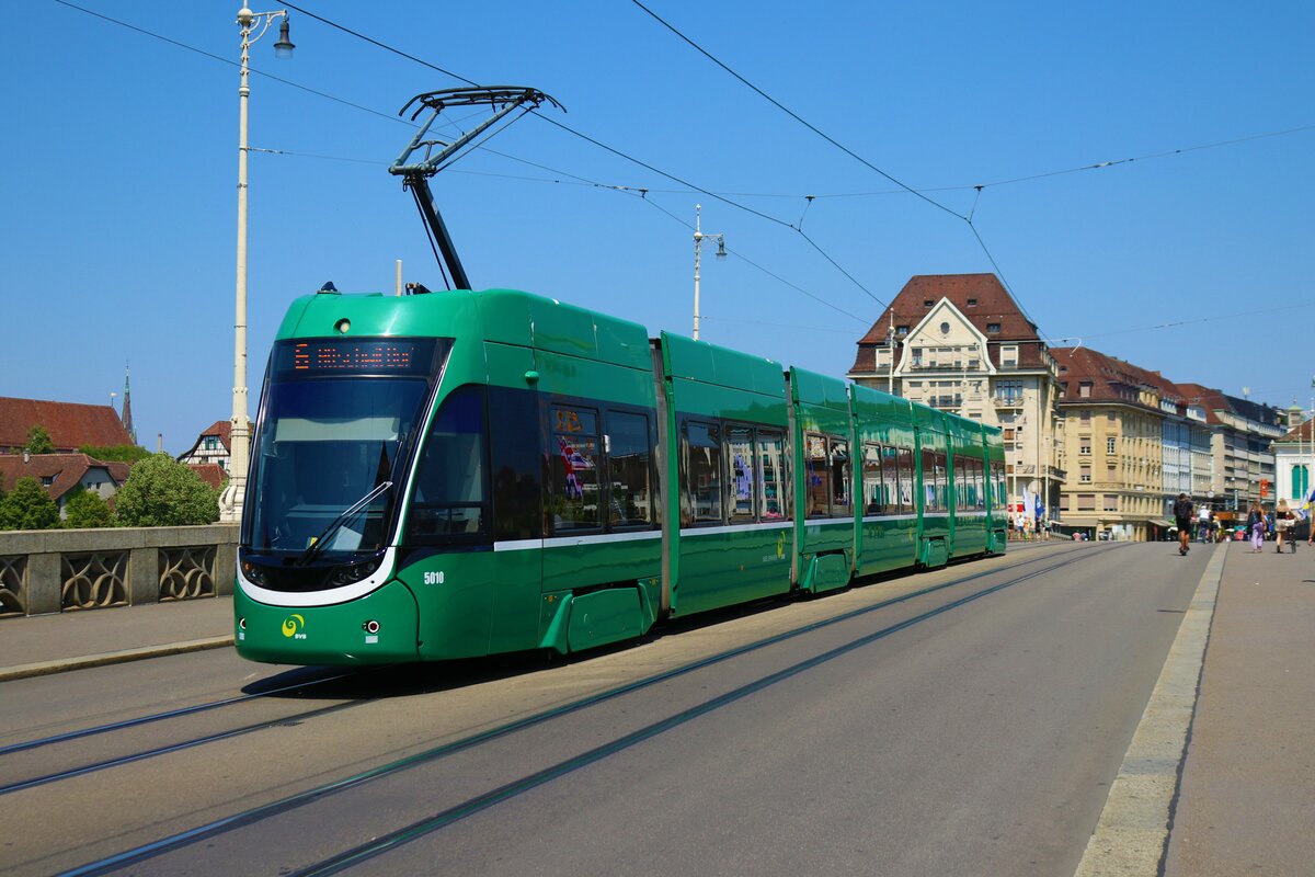 BVB Basel Bombardier Flexity Be6/8 Wagen 5010 am 11.07.23 in Basel