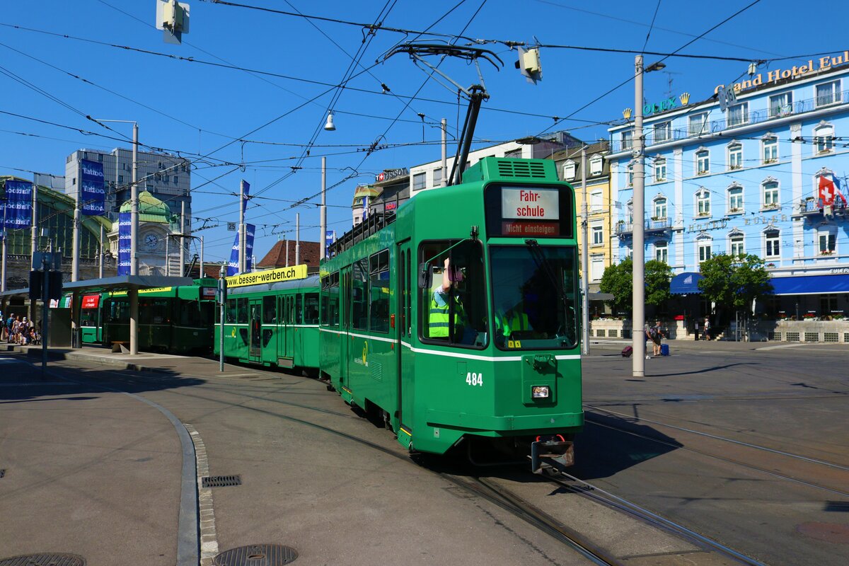 BVB Basel Schindler Cornichon Be4/4 Wagen 484 am 11.07.23 in Basel SBB