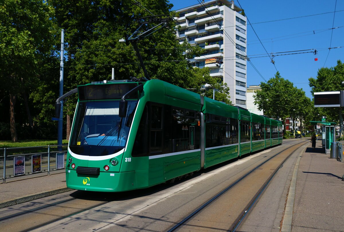 BVB Basel Siemens Combino Be6/8 Wagen 318 am 11.07.23 in Basel Bad