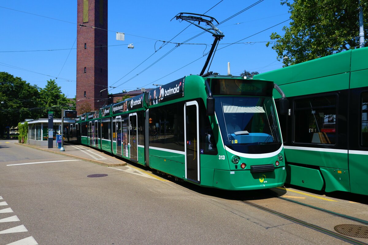 BVB Basel Siemens Combino Be6/8 Wagen 305 am 11.07.23 in Basel 