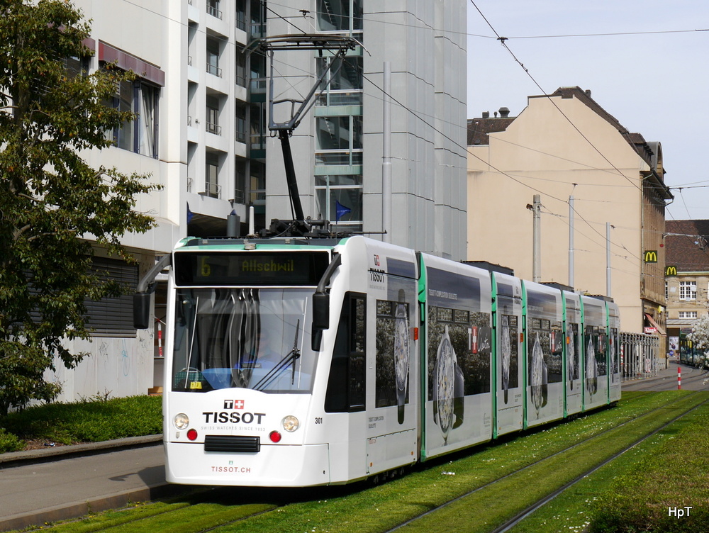 BVB Basel - Tram Be 6/8 301 unterwegs auf der Linie 6 in der Stadt Basel am 29.03.2014