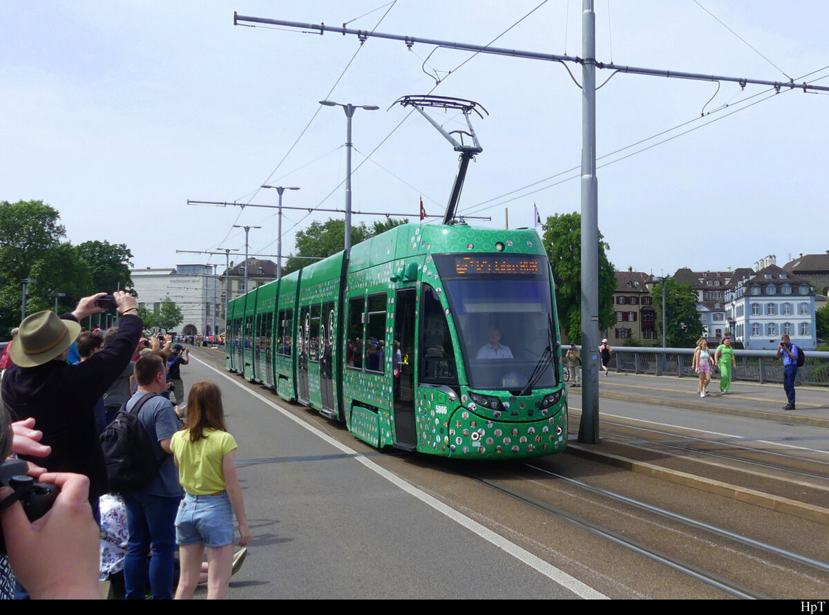BVB - Be 6/8  5006 unterwegs an der Tramparade in der Stadt Basel am 22.05.2022