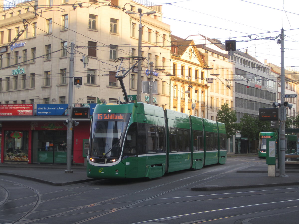 BVB Nr. 6003 (Be 4/6 ''Flexity 2'') am 20.4.2020 beim Aeschenplatz
