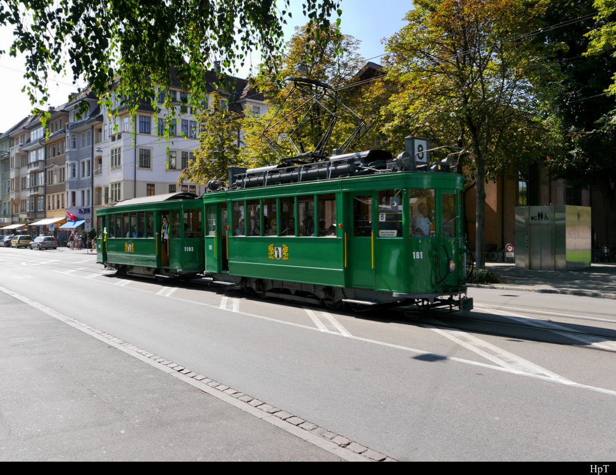 BVB - Oldtimer Be 2/2  181 mit Beiwagen unterwegs in der Stadt Basel am 08.09.2018