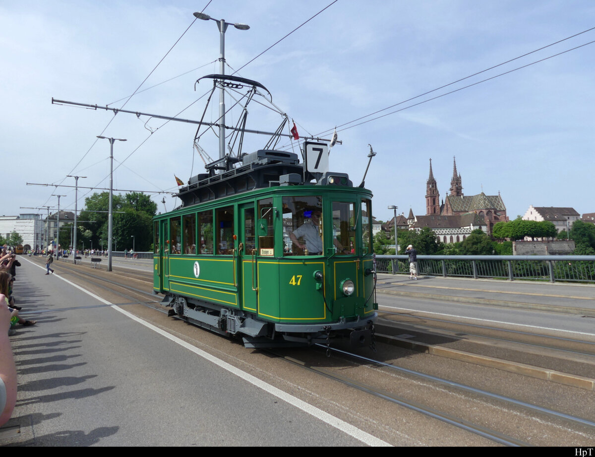 BVB - Oldtimer Tram Be 2/2 47 unterwegs an der Tramparade in der Stadt Basel am 22.05.2022