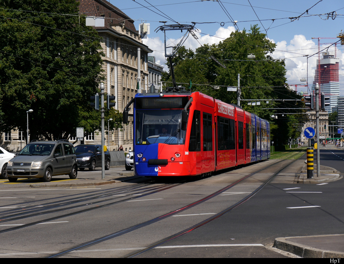 BVB - Tram 306 unterwegs auf der Linie 8 in Basel am 15.08.2020