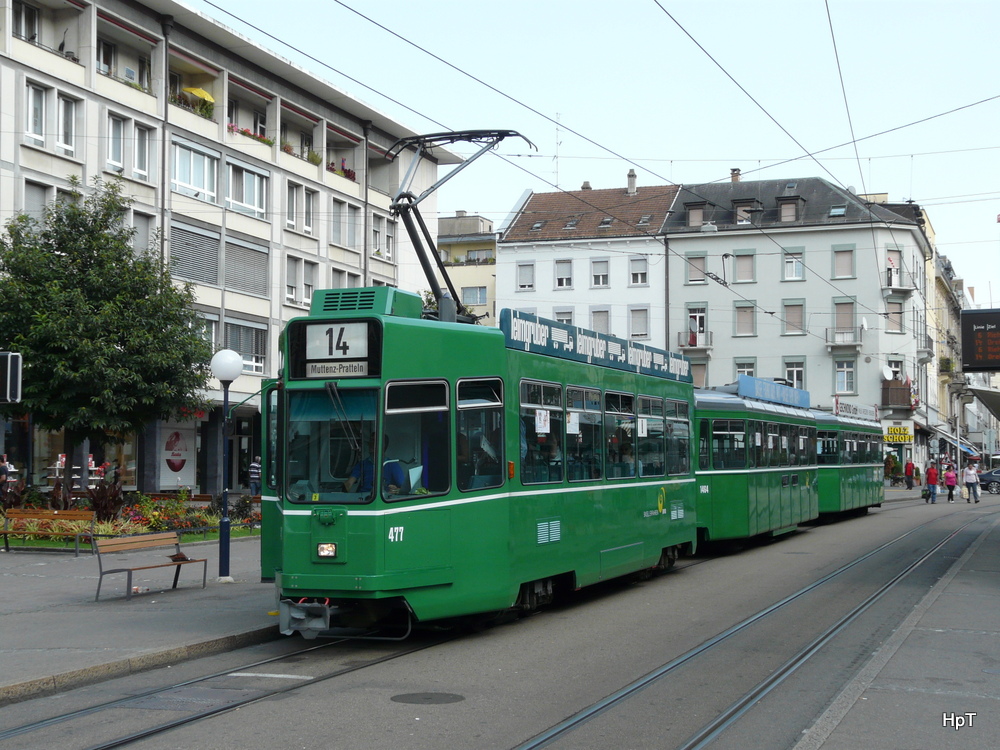 BVB - Tram Be 4/4 477 mit 2 Anhnger unterwegs auf der Linie 14 in Basel am 31.08.2013