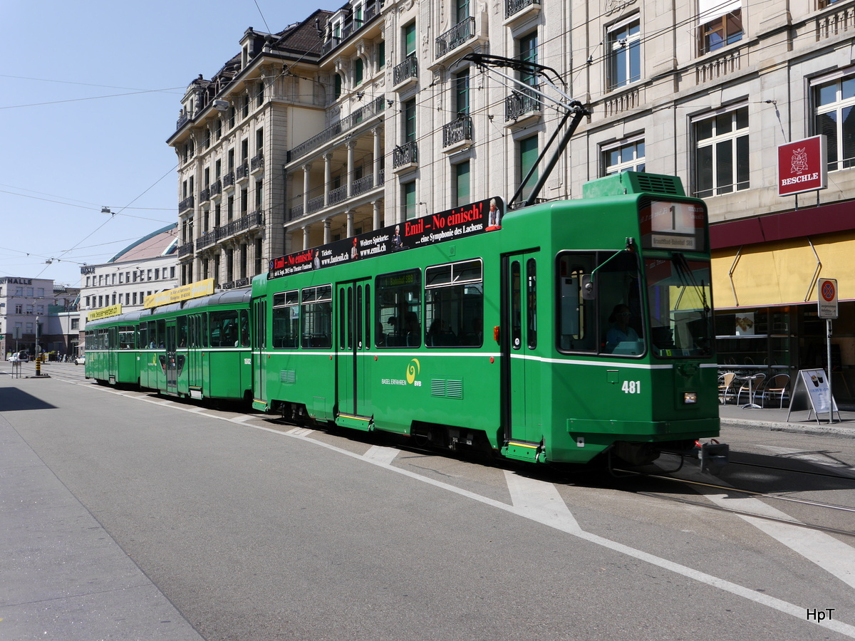 BVB - Tram Be 4/4 481 mit 2 Beiwagen unterwegs auf der Linie 1 vor dem SBB Bahnhof in Basel am 11.07.2015