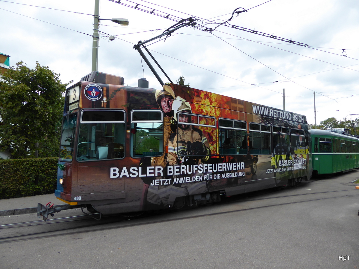 BVB - Tram Be 4/4 483 mit 2 Anhänger unterwegs auf der Linie 3 in der Stadt Basel am 06.10.2015