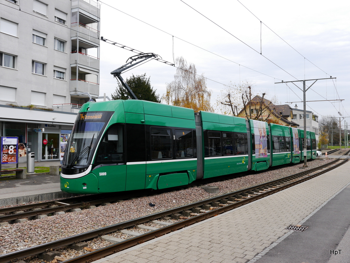 BVB - Tram Be 6/8 5009 unterwegs auf der Linie 14 in Prattelen am 20.11.2017