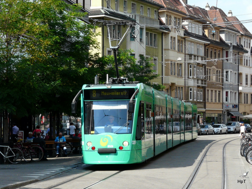 BVB - Tram Be 6/8 320 unterwegs auf der Linie 8 in Basel am 31.08.2013