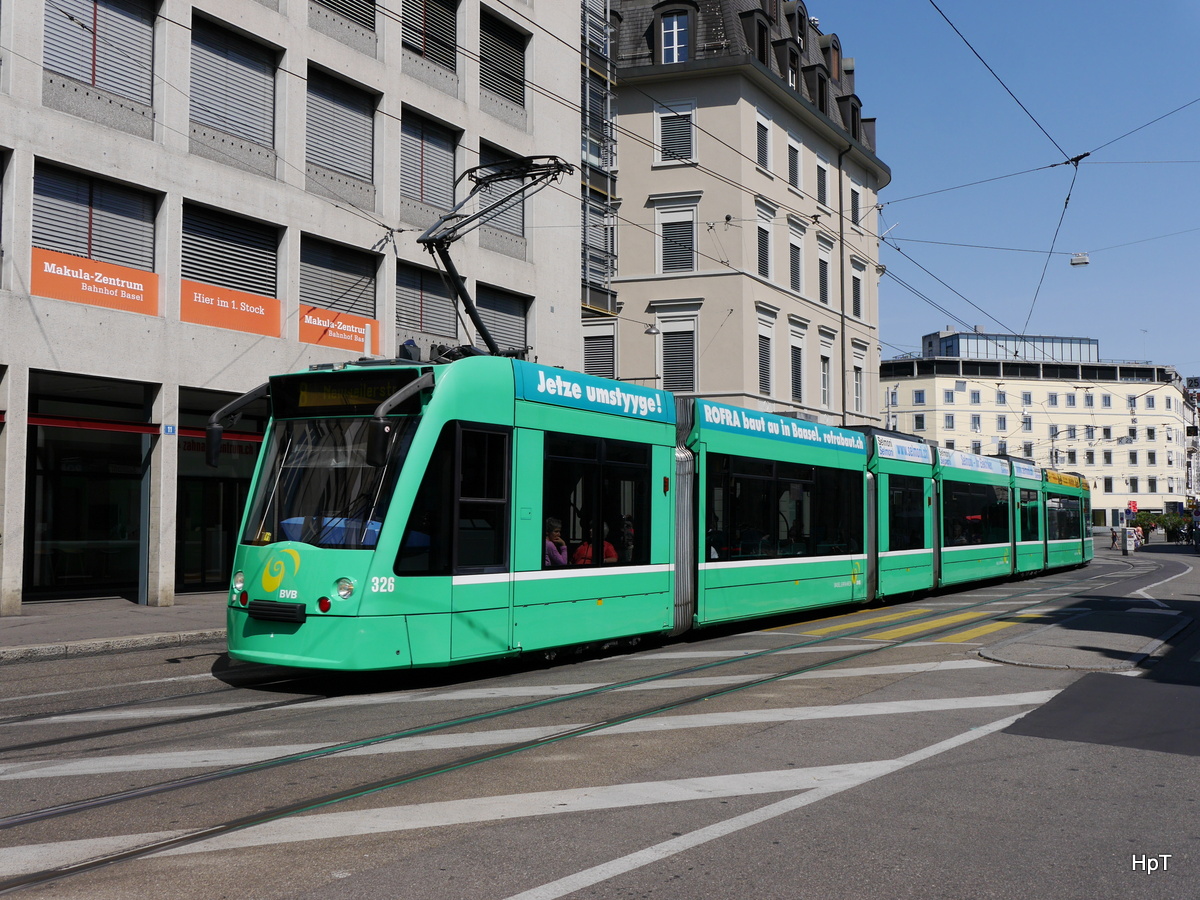 BVB - Tram Be 6/8 326 unterwegs auf der Linie 8 vor dem SBB Bahnhof in Basel am 11.07.2015
