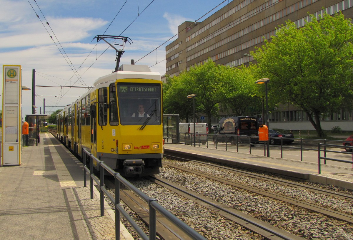 BVG 6004 am 02.06.2015 als Betriebsfahrt an der Haltestelle Beilsteiner Straße.