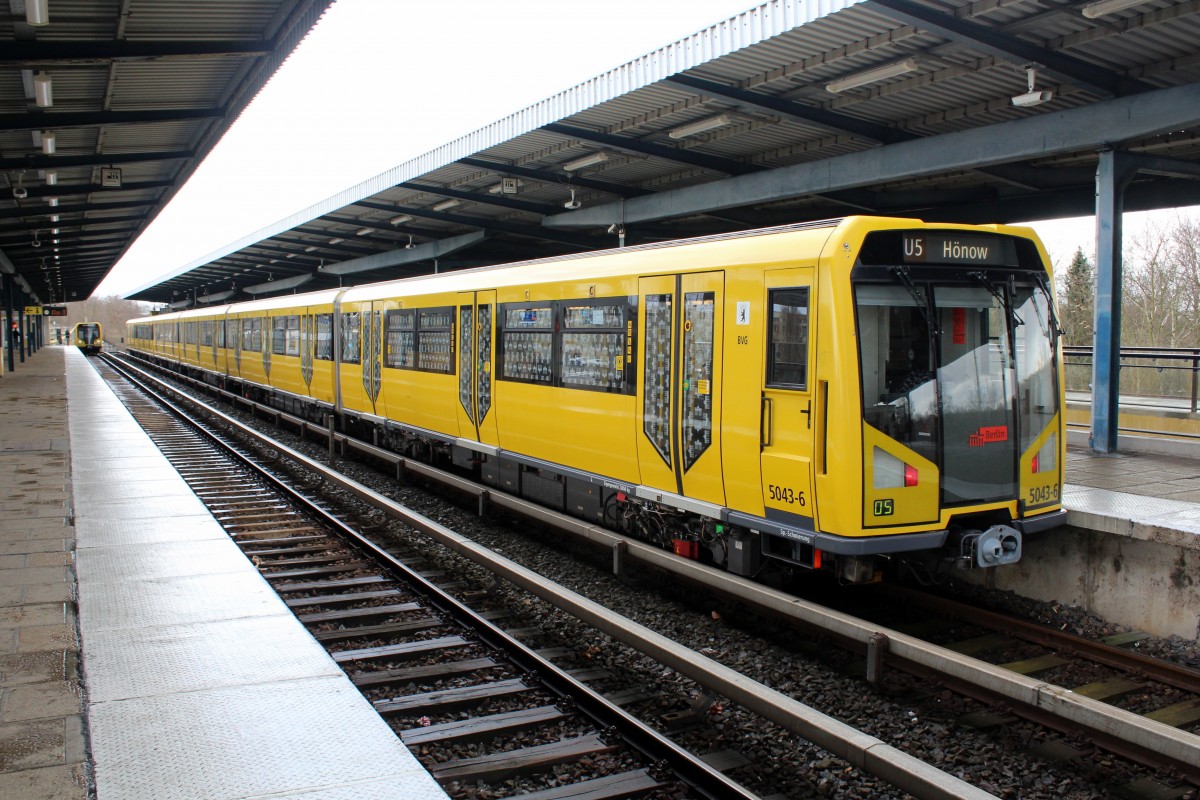 BVG U-Bahn Berlin U5 (Adtranz H01 5043-6) Wuhletal am 31. März 2015.