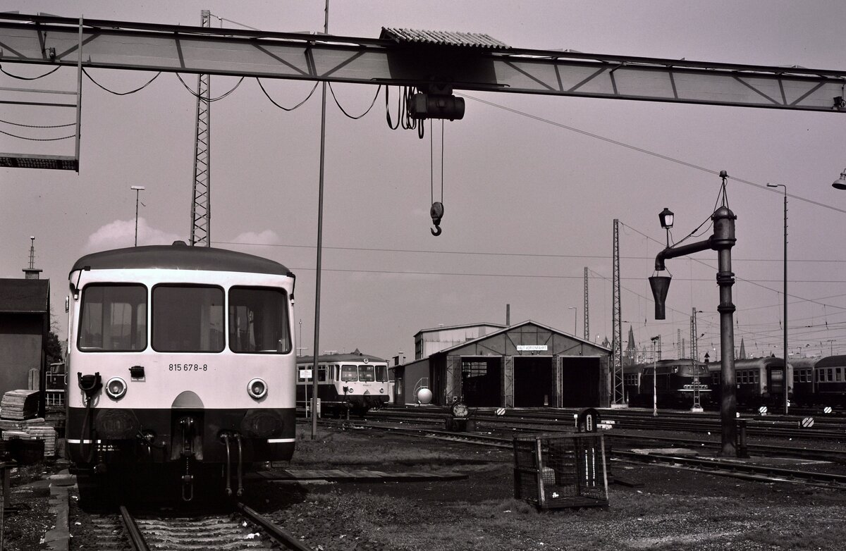 Bw Limburg (DB), Akkuzug 815 678-8 (DB-Baureihe 515/815).
Datum: 22.08.1985