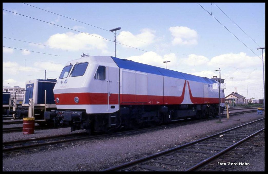 BW Mannheim Rbf am 25.05.1990: DB Prototyp von MAK DE 1024, eingereiht bei der DB unter 240001. Bei der DB fiel diese Lokbaureihe durch und wanderte später als Exot durch die Lande.
