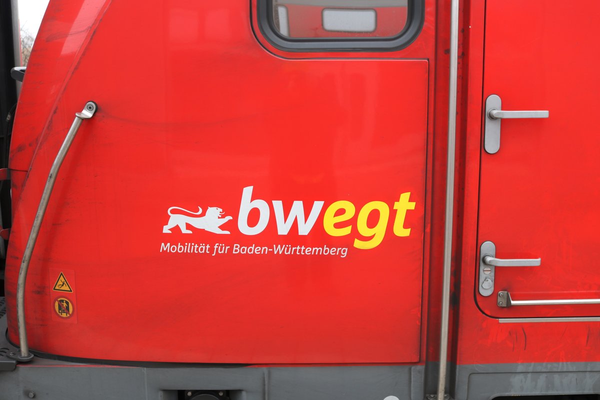 bwegt Aufkleber an DB Regio 147 014-5 am 15.12.18 in Heidelberg Hbf 
