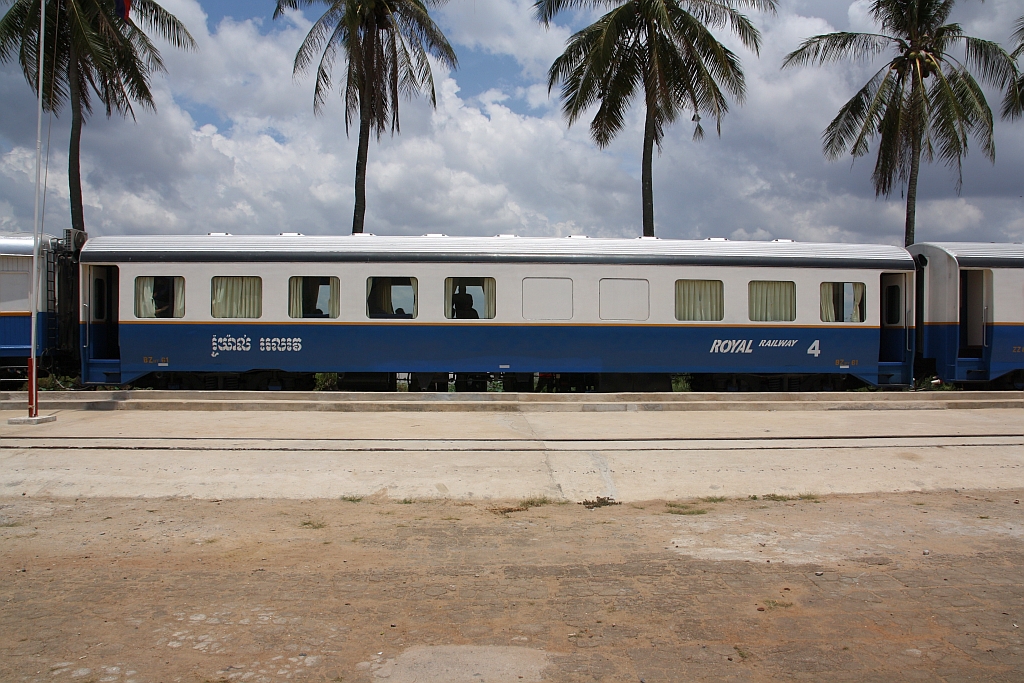BZaff 61, eingereiht im Samstagszug von Phnom Penh nach Sihanoukville, am 18.März 2017 in der Kampot Station.