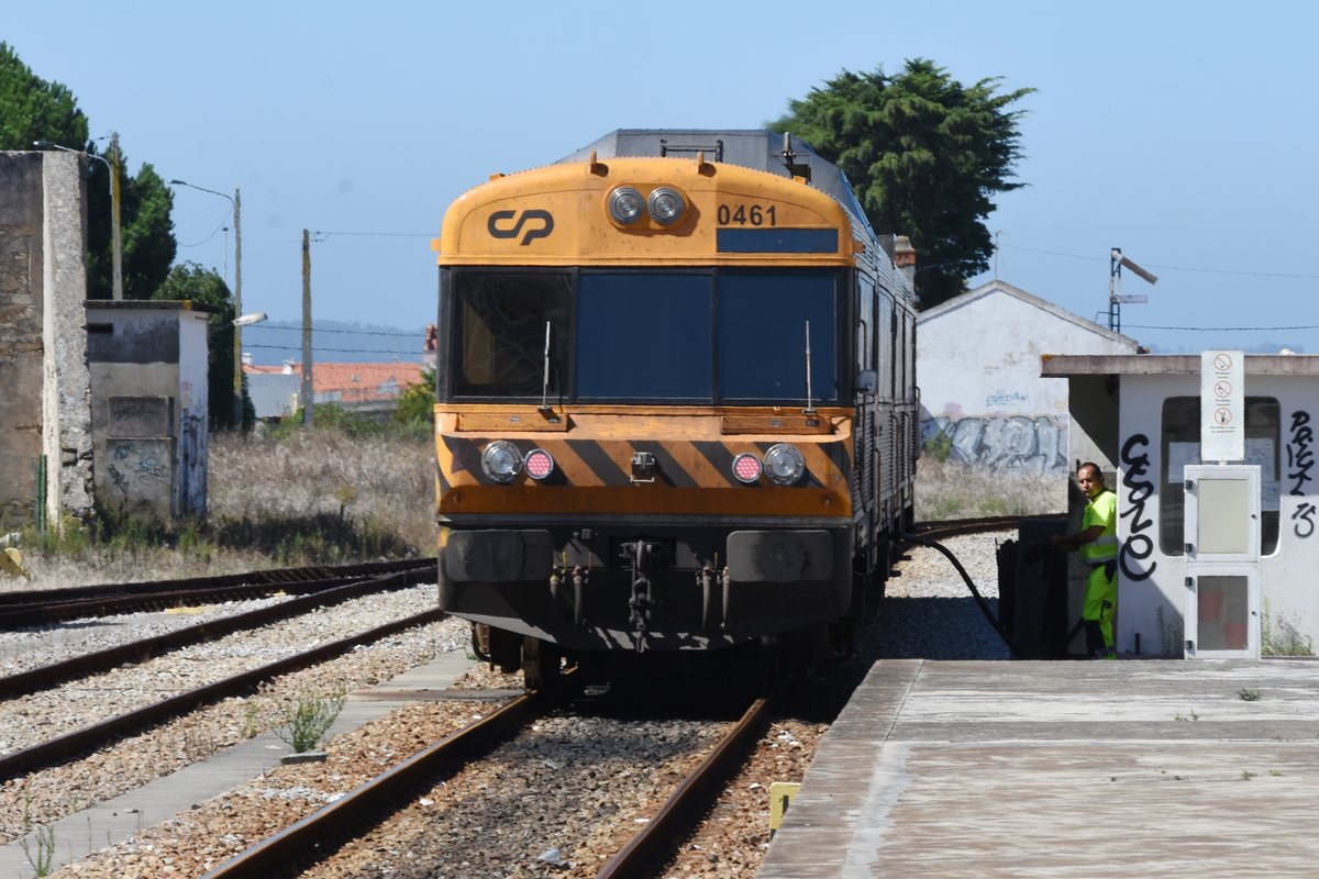 CALDAS DA RAINHA (Distrikt Leiria), 15.08.2019, Zug Nr. 0461 wird aufgetankt