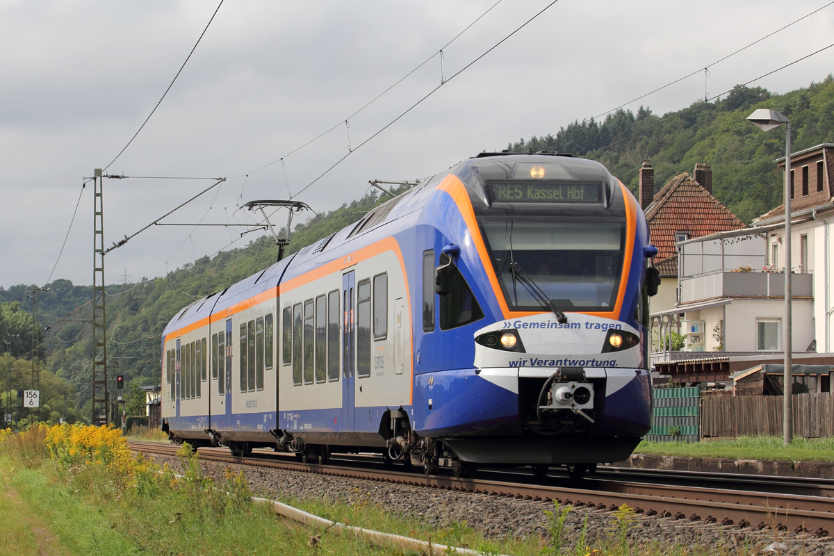 Cantus 427 143 als RE 5 nach Kassel in Ludwigsau-Friedlos 24.8.2021