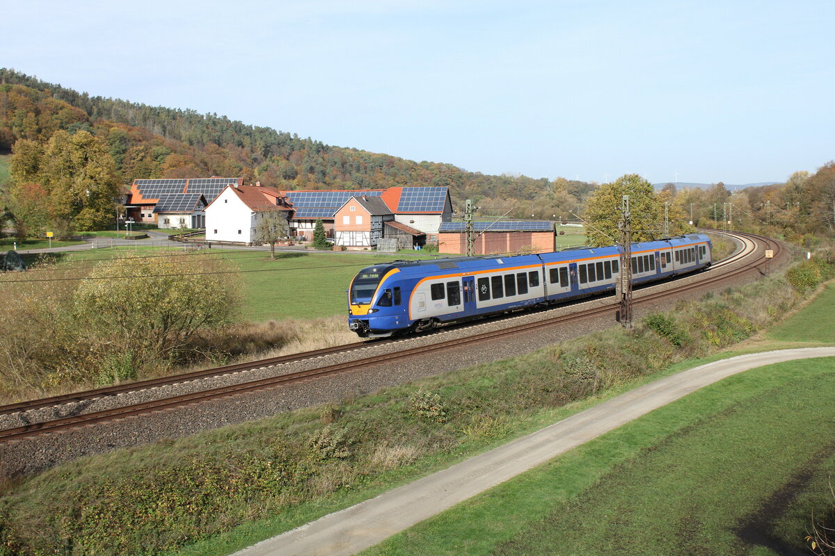 Cantus 428 001 (94 80 0428 129-1 D-CAN) als RB 24227 von Kassel Hbf nach Fulda, am 28.10.2022 in Hermannspiegel.