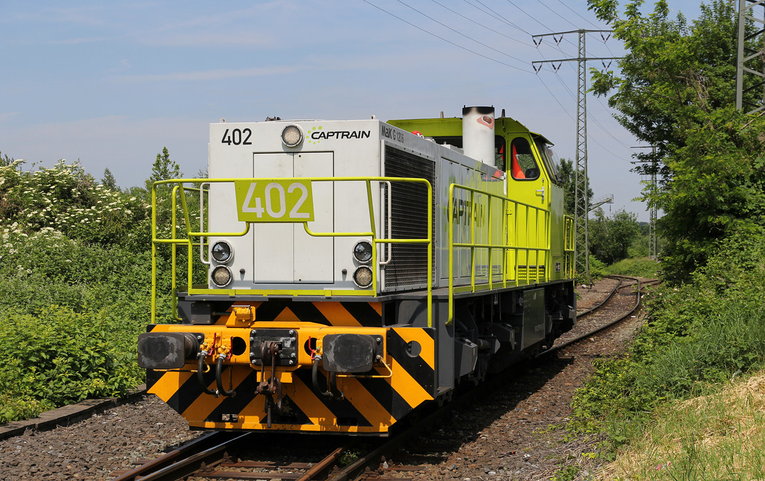 Captrain / Dortmunder Eisenbahn 402 (275 903) // Hamm (Westfalen); Anschlussgleis zum Hafen // 22. Mai 2018