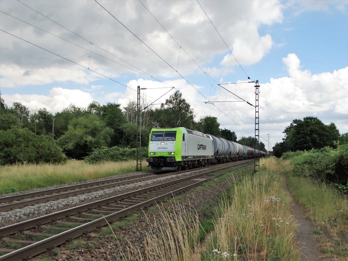 Captrain 185 CL 003 mit Kesselwagen am 28.06.17 in Hanau West