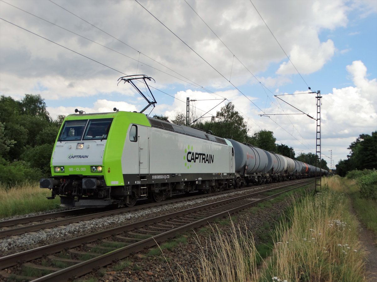 Captrain 185 CL 003 mit Kesselwagen am 28.06.17 in Hanau West