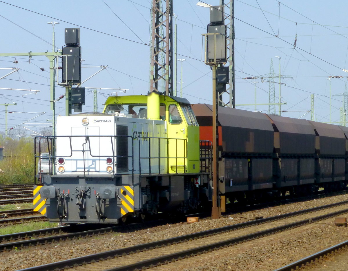 Captrain V 157 [NVR-Nummer: 98 80 0274 108-6 D-CCW] fuhr, mit einem Kohlezug, am HP Duisburg Bissingheim vorbei. Aufgenommen am 07.04.19.